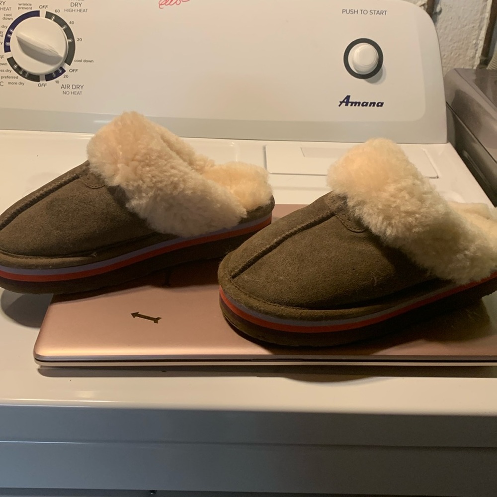High profile slippers